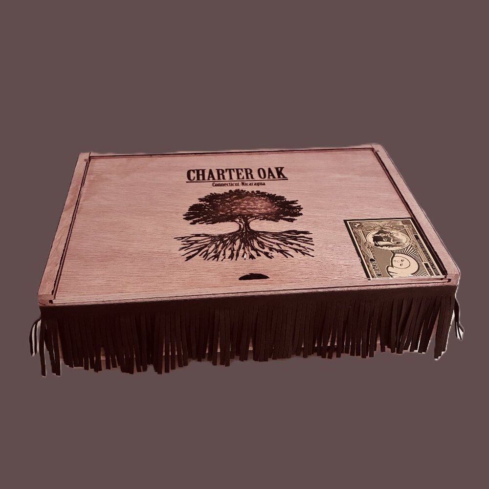 Suenos de Saundra, RARE CHARTER OAK Wooden Cigar Box, Artful Storage